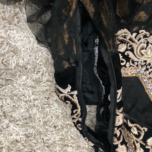 Indian Outfit - Black Arnakali with open back - Picture 4 of 6